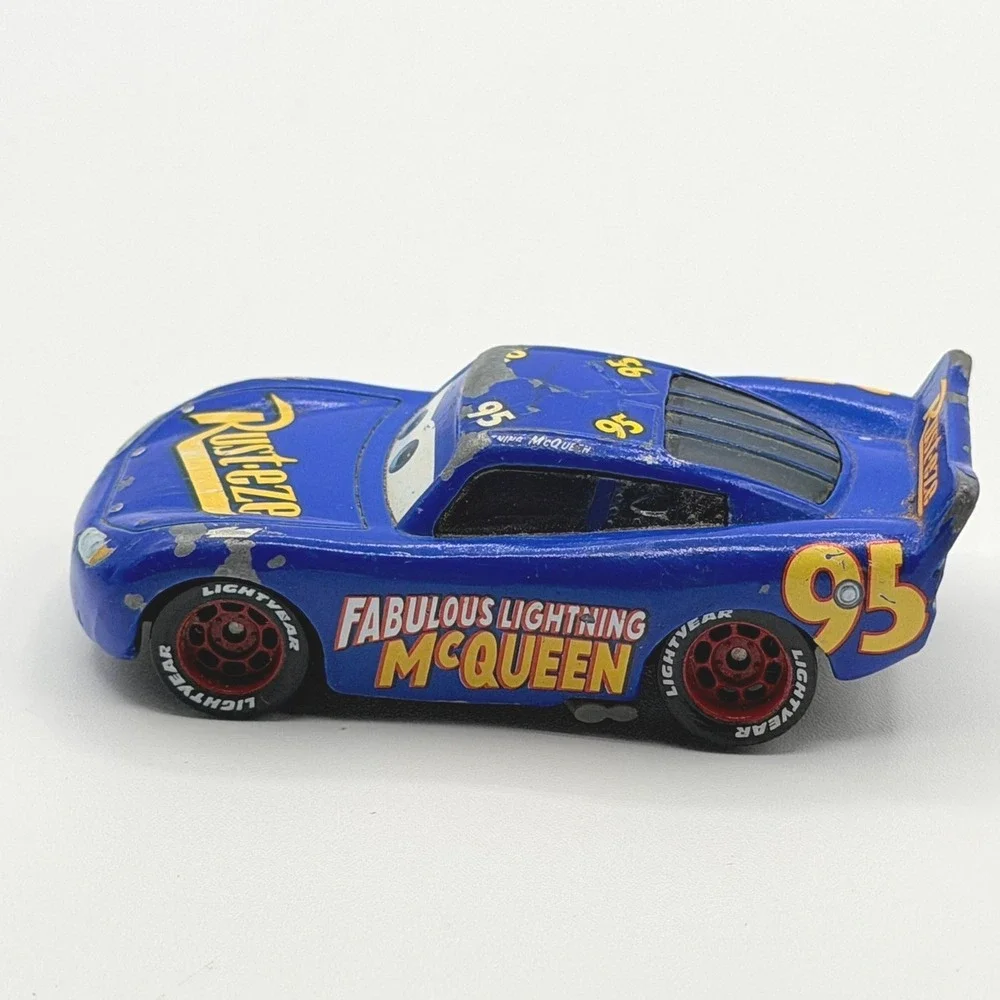 Disney Pixar Cars RUSTEZE Lightning McQueen Blue Diecast Mattel 1:55 DXV45B